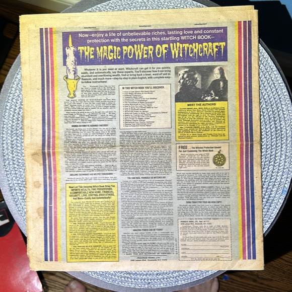 John Lennon globe original news paper of John Lennons death - Picture 2 of 4